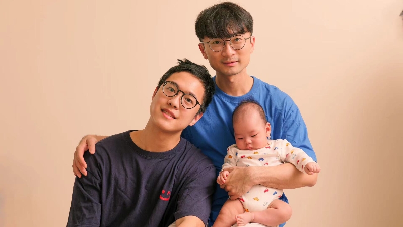 Taiwanese Dad Brings His Baby Home!